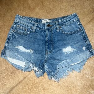 Forever 21 blue jean shorts waist size 24
